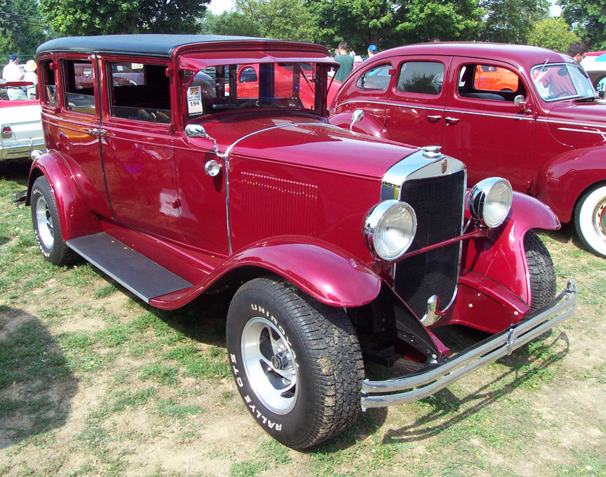 Basé sur l'ordre alphabétique, des noms de voitures, camions, dragsters, vélos, motos, tracteurs, bref tout ce qui roule !... - Page 10 1929-Graham-Paige-mild-custom-ggr