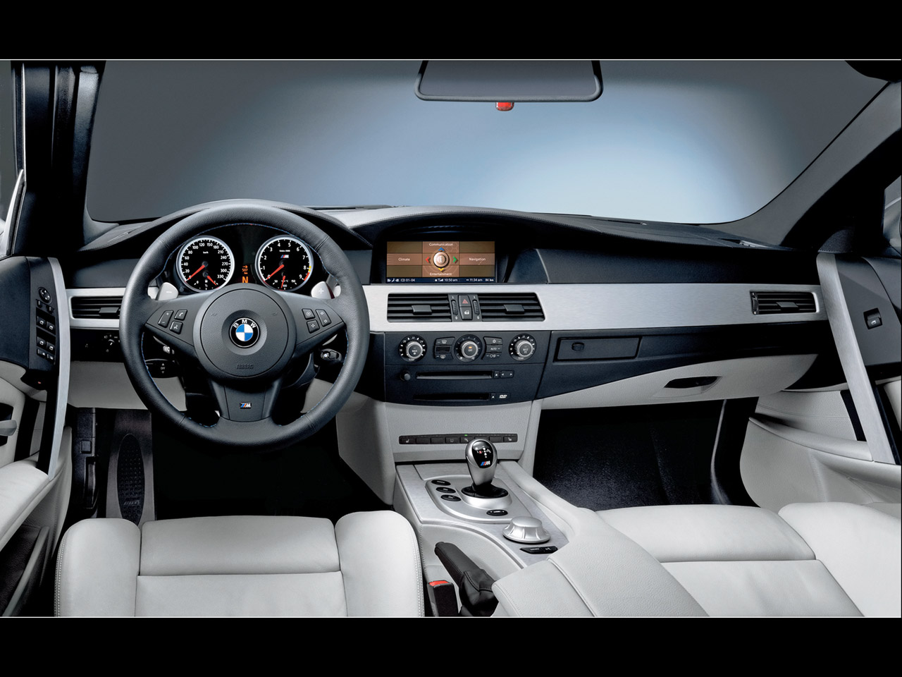 Disa Foto Te BMW - Faqe 6 2005-BMW-M5-Dashboard-1280x960