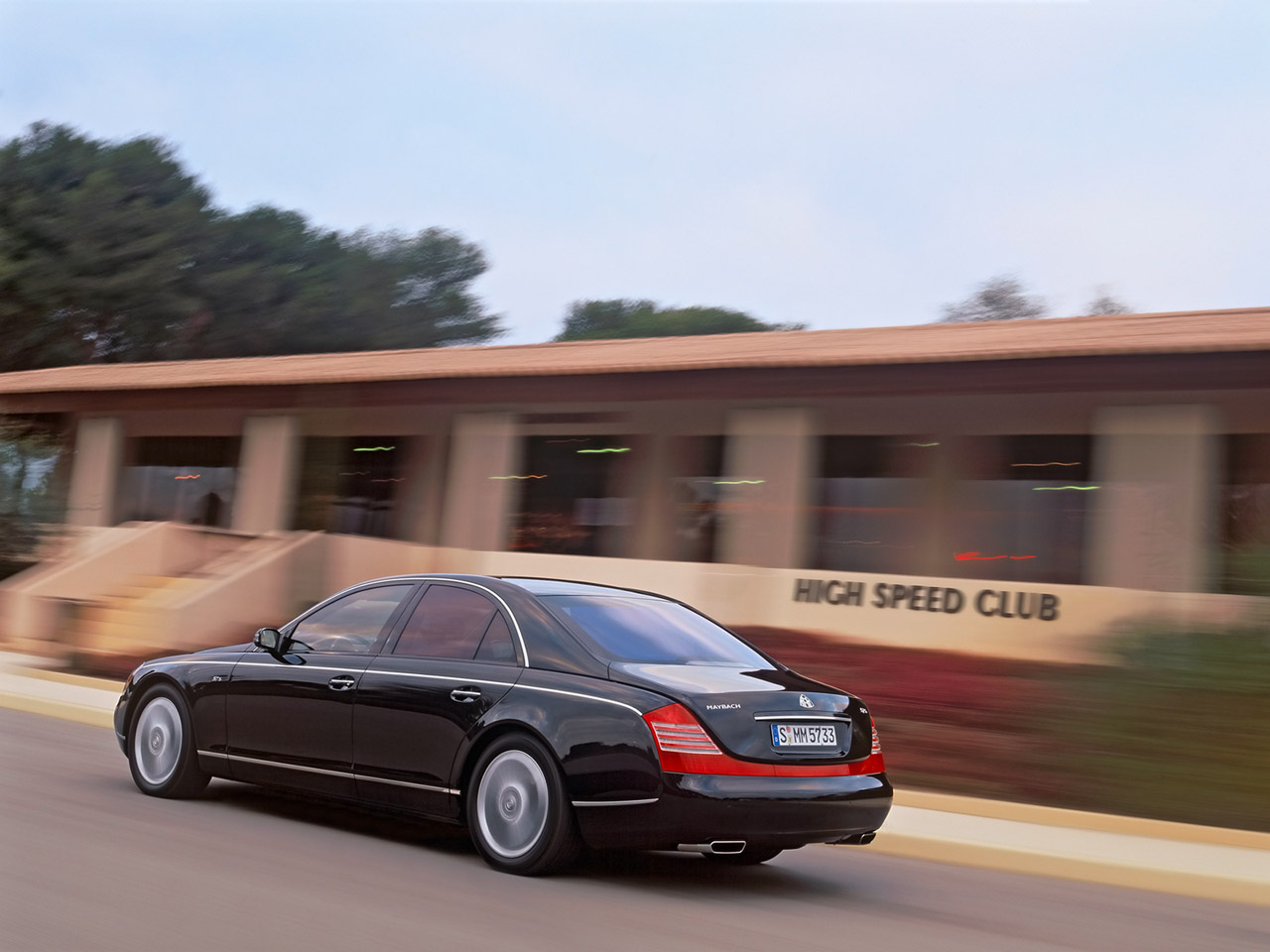 أكبر موسوعة صور السيارات المميزة 2005-Maybach-57-S-High-Speed-Club-1280x960