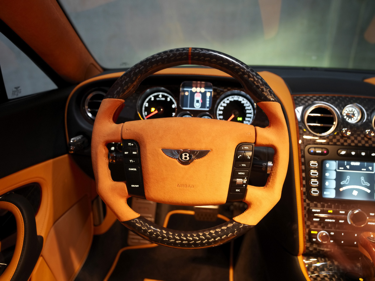 تقرير بالصور عن الوحش القادم (بنتلي 2010) 2008-Le-Mansory-Bentley-Continental-GT-Dashboard-1280x960