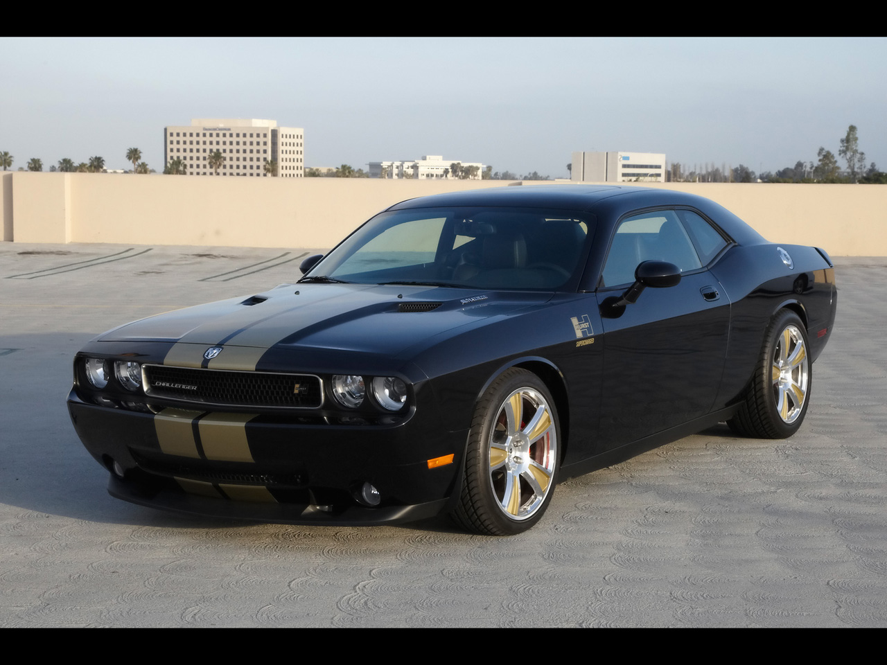 ¿Qué capricho te darías si te tocara la lotería? 2009-Hurst-Hemi-Dodge-Challenger-Front-Angle-2-1280x960