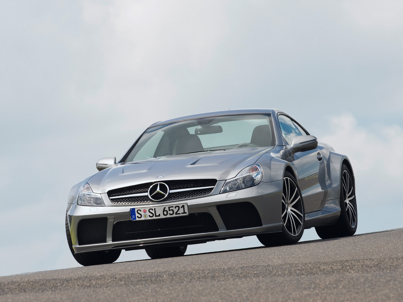 SL 65 AMG black series ??? 2009-Mercedes-Benz-SL-65-AMG-Black-Series-Front-1280x960