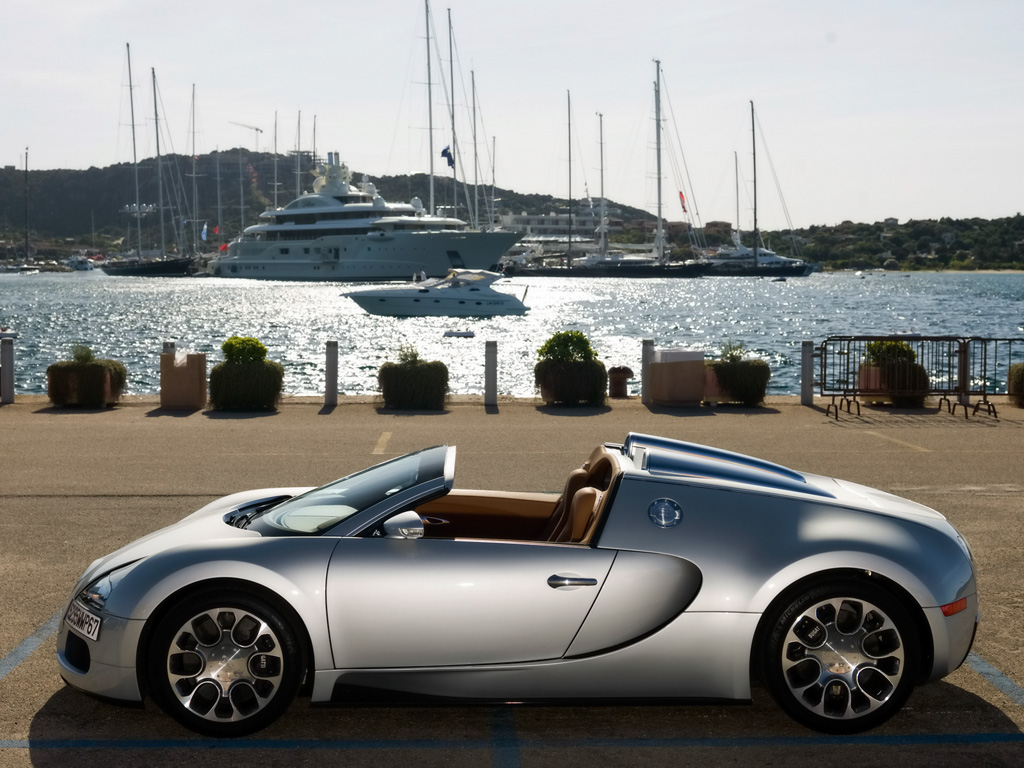 عشاق ال buggati 2010-Bugatti-Veyron-16-4-Grand-Sport-in-Sardinia-Side-2-1024x768