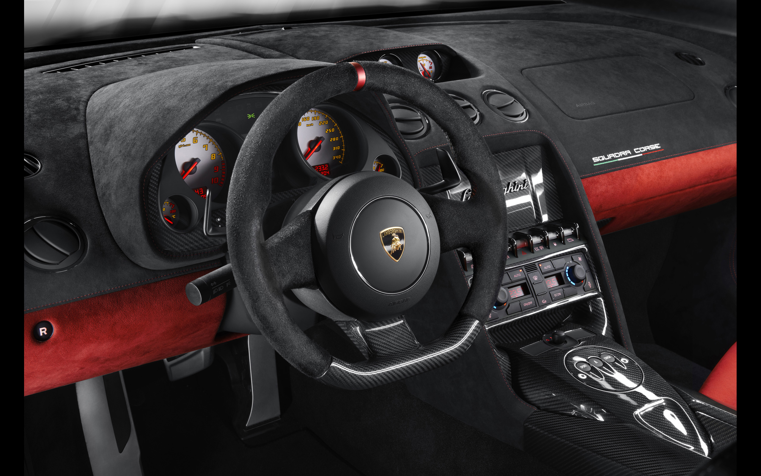 Dopo mesi di latitanza..ecco la mia 111R :) - Pagina 2 2013-Lamborghini-Gallardo-LP-570-4-Squadra-Corse-Interior-2-2560x1600