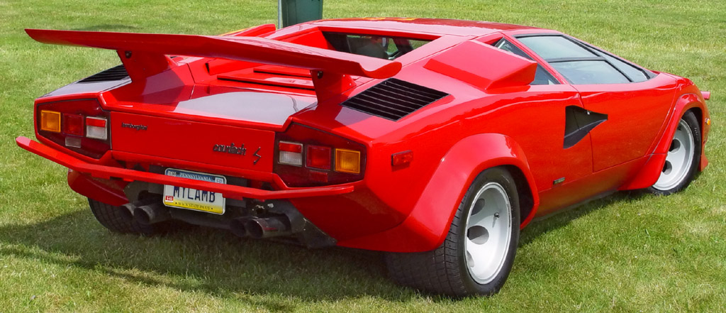 Pideme Un Coche... Lamborghini-Countach-Rear-Angle-Red-4-st