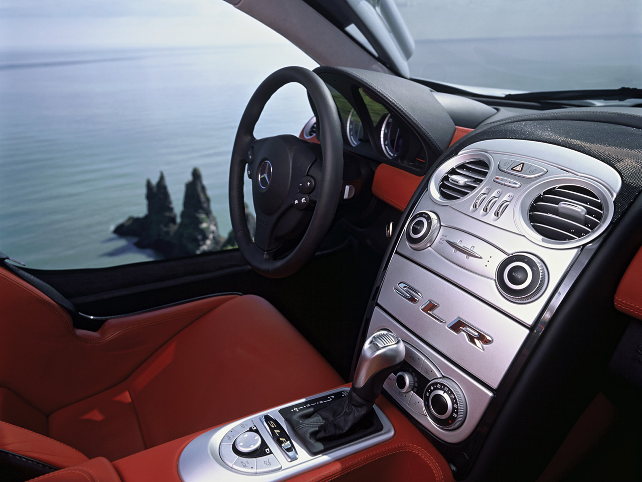 أكبر موسوعة صور السيارات المميزة Mercedes-Benz-SLR-McLaren-Dashboard-Sea-1280x960