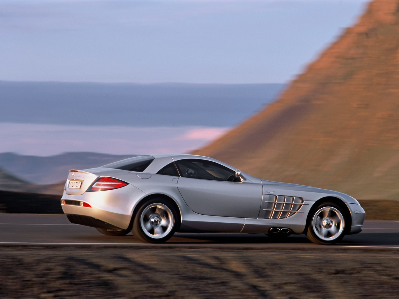 أكبر موسوعة صور السيارات المميزة Mercedes-Benz-SLR-McLaren-SA-Speed-1280x960