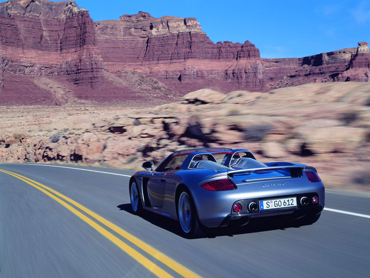 أكبر موسوعة صور السيارات المميزة Porsche-Carrera-GT-Silver-Rear-Speed-1280x960