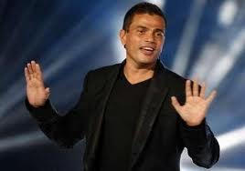 نجوم مصر يشاركون في دفن والدة عمرو دياب Amr%20Diab