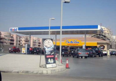 بالصور| 20 شيئا لن تجدها إلا في مصر"نحن نختلف عن الآخرين"  Gas-station333223