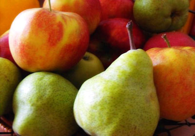 اللب الأبيض للكمثرى والتفاح يقي من السكتة الدماغية Apples-and-pear