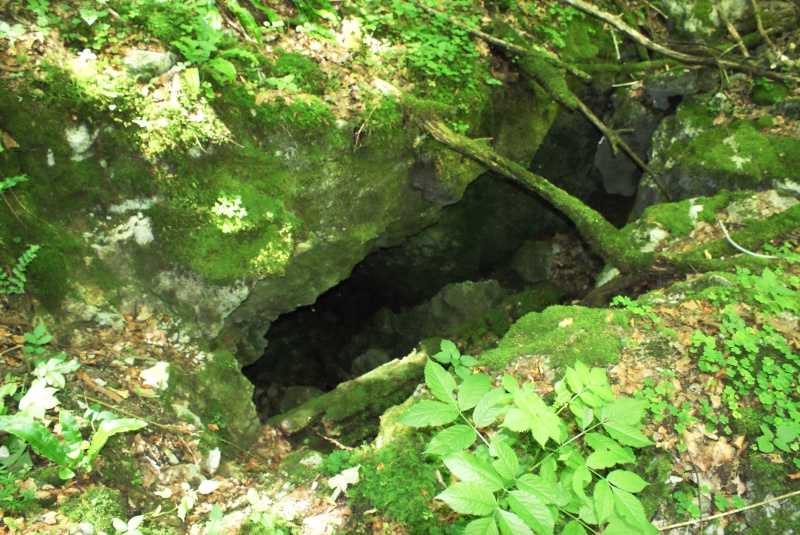 CSI tacion na Dolenjskem i u Gorskom Kotaru 25-hr16-speleologi-bi-la