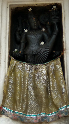 FAMOUS TEMPLES OF PURI :  Temples outside of Puri Alarnath-side-deity-1