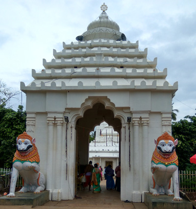 FAMOUS TEMPLES OF PURI :  Temples outside of Puri Alarnathtemple-gate
