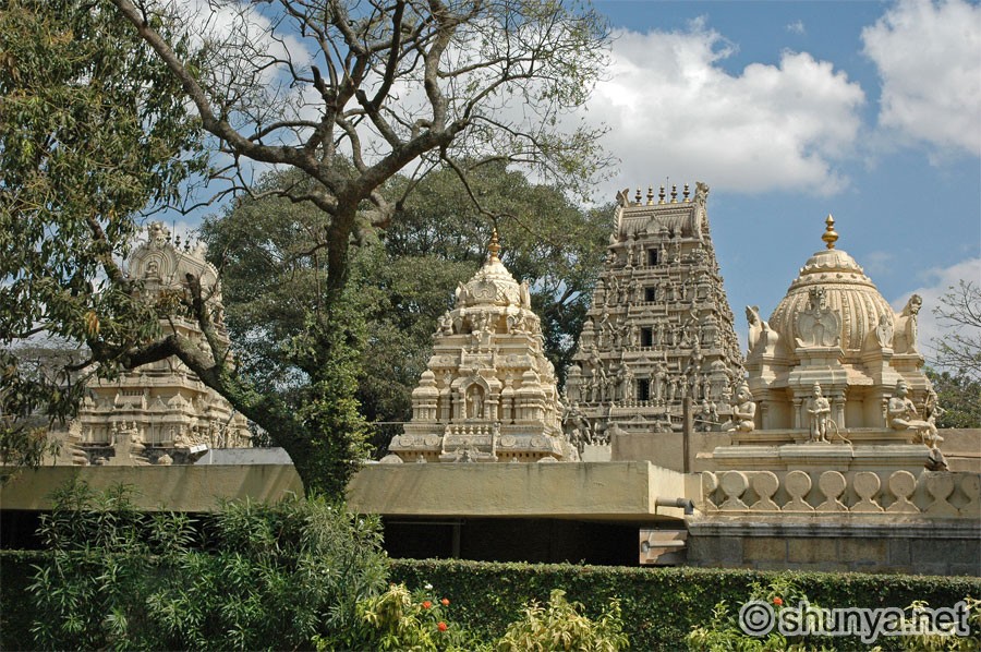 صور و أماكن أثرية من الهند VenkataramanTemple01