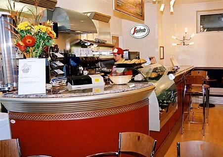 [USA]Cafetaria Le%20Petite%20Cafe-St.Helier-Jersey-UK