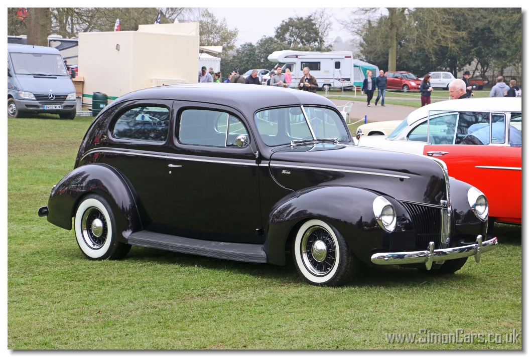 Ford Tudor Sedan 1940 restaurée  Ford%20Model%2002A%201940%20V8%20Standard%20Tudor%20%20front