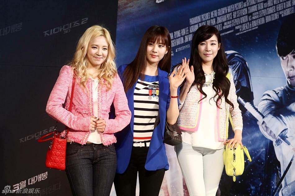 [PIC][11-03-2013]HyoYeon - SeoHyun và Tiffany xuất hiện tại buổi công chiếu bộ phim "G.I.Joe 2" vào tối nay 704_908975_300823