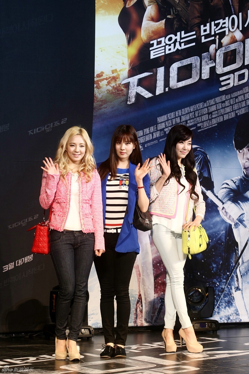 [PIC][11-03-2013]HyoYeon - SeoHyun và Tiffany xuất hiện tại buổi công chiếu bộ phim "G.I.Joe 2" vào tối nay 704_908977_537486