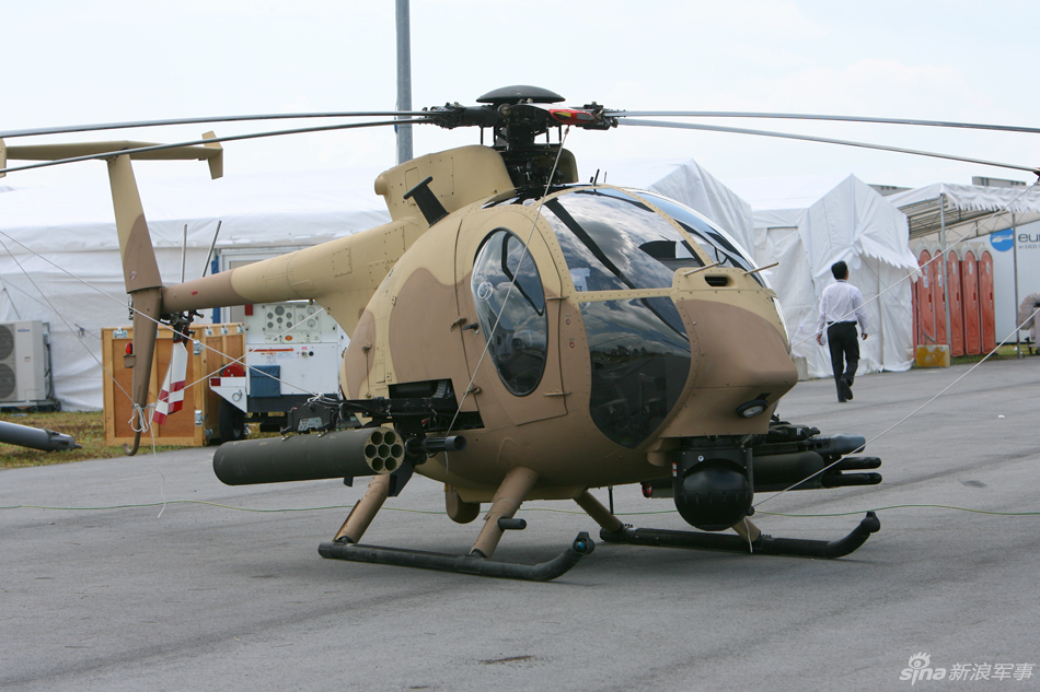 Boeing AH-6 " Little Bird " (Helicóptero ligero artillado USA ) 741_3130_373619