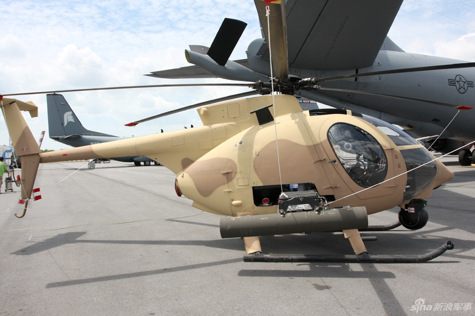 Boeing AH-6 " Little Bird " (Helicóptero ligero artillado USA ) 741_3134_360245