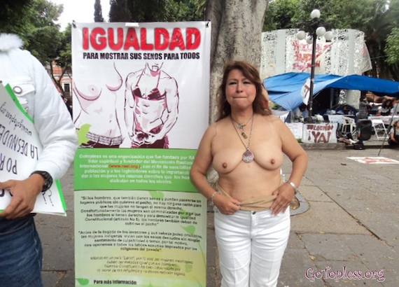 FOTOS >En el “Día de andar en Topless” cientos de mujeres de todo el mundo se quitaron el sostén Topless3