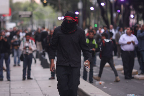 Los 43 cumplen 20 días de ausencia y los universitarios viven un día más de furia  Pgr-paco-2