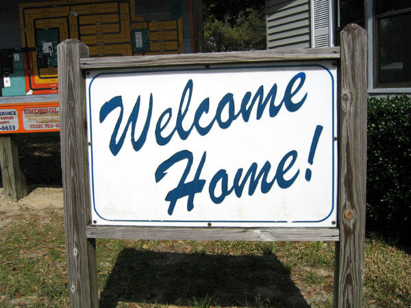 ون بيس Welcome-home-sign1