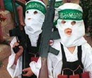 Imigranti odbijaju pomoć crvenog križa jer je nacrtan.. križ - Page 5 Hamas_child_bombers