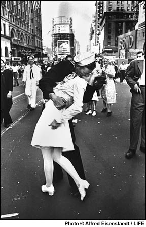 Le baiser de Timesquare  Kiss00