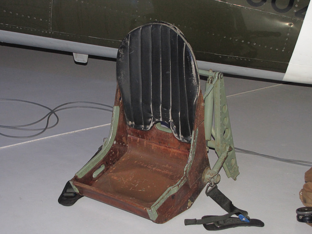  Spitfire Mk Vb au 1/48 Tamiya  ( EN821 SN-M  243 Sqn)  Spitfire-Seat