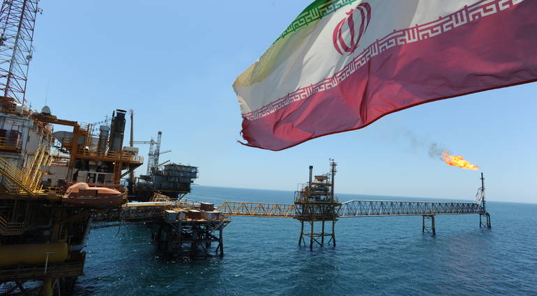 Iranian Revolutionary Guards are maneuvering in the Gulf and threatening to hit international shippi 20180805_025938-221