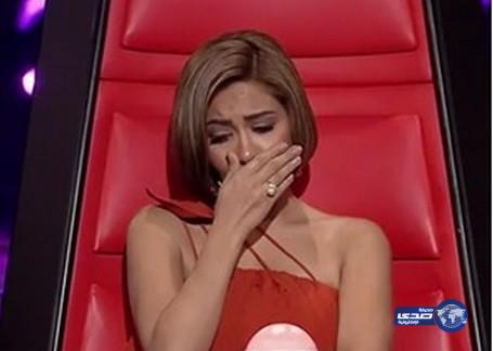 دموع شيرين تنهمر في حلقة The Voice 2015-10-18_202118