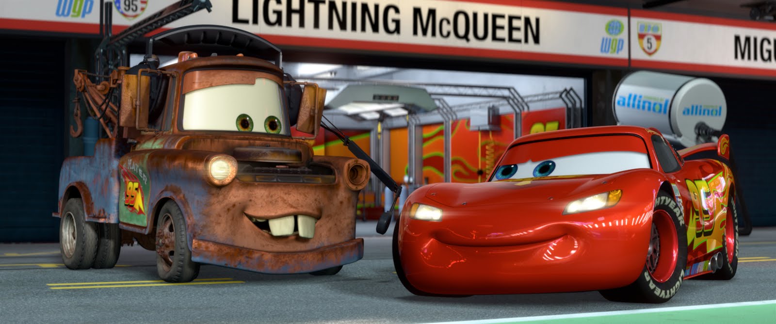 Cars 2  - Page 2 Mater_McQueen_Cars_2