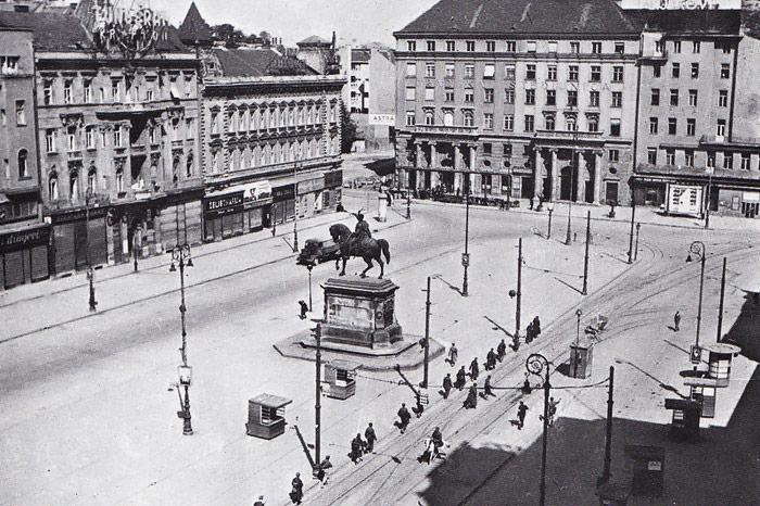 ISTINE I LAŽI - Page 3 60-1945-jugoslavenska_vojska_Zagreb