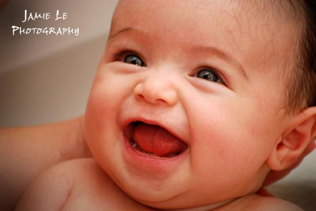 صور اطفال 2011 جديده روعه أجمل صور أطفال 2012 صور × صور Very_Happy_Baby_by_jamielephotography