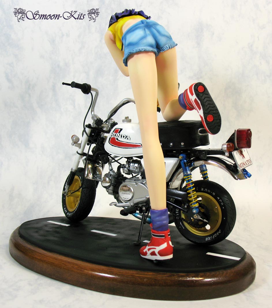 1/6 Misato con motocicleta Misato027