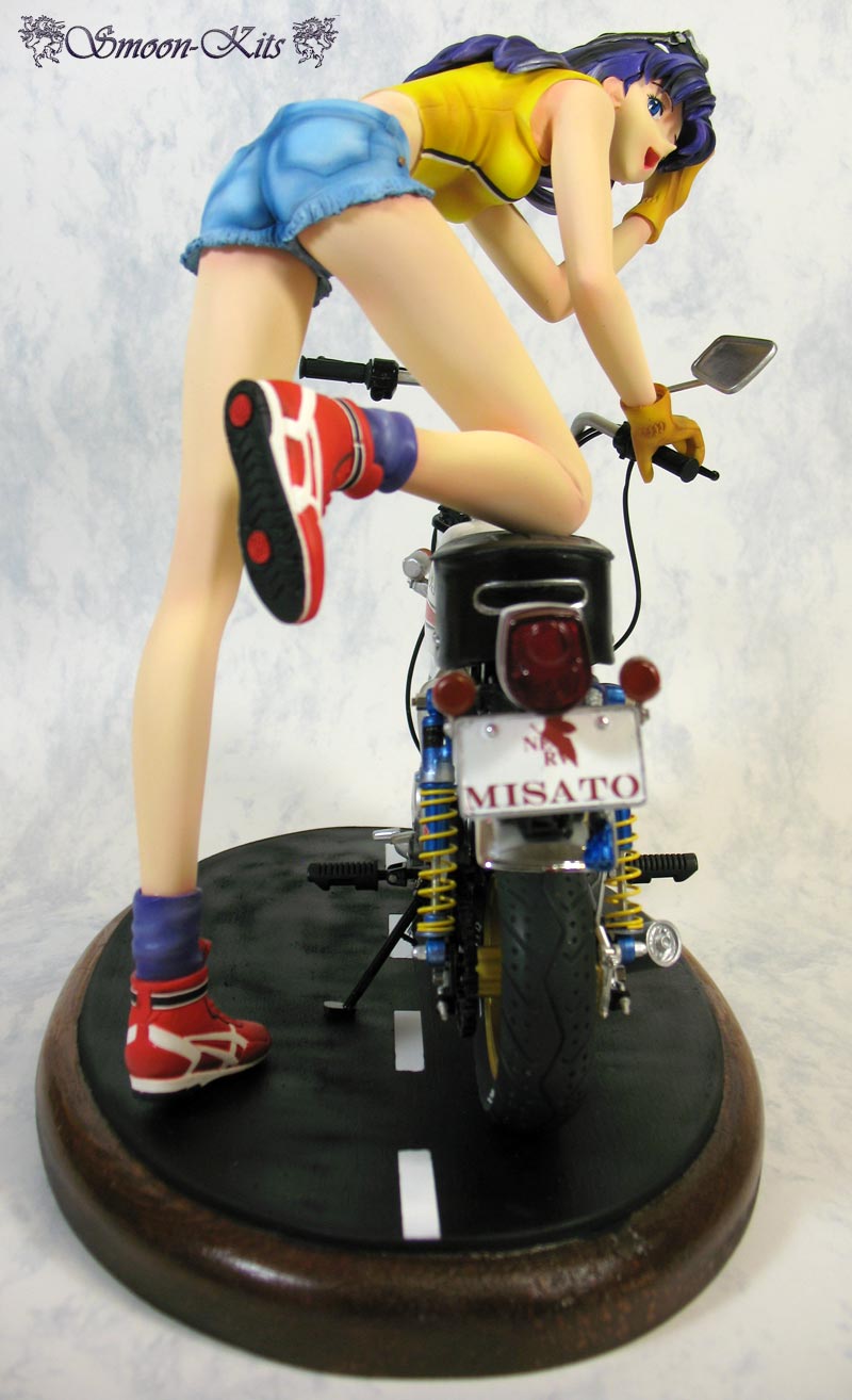 1/6 Misato con motocicleta Misato034