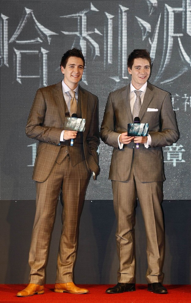 James & Oliver Phelps: Çeşitli Etkinliklerde & Ölüm Yadigârları Tayvan Galasında! X990