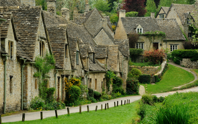  أجمل 15 قرية في العالم Bibury