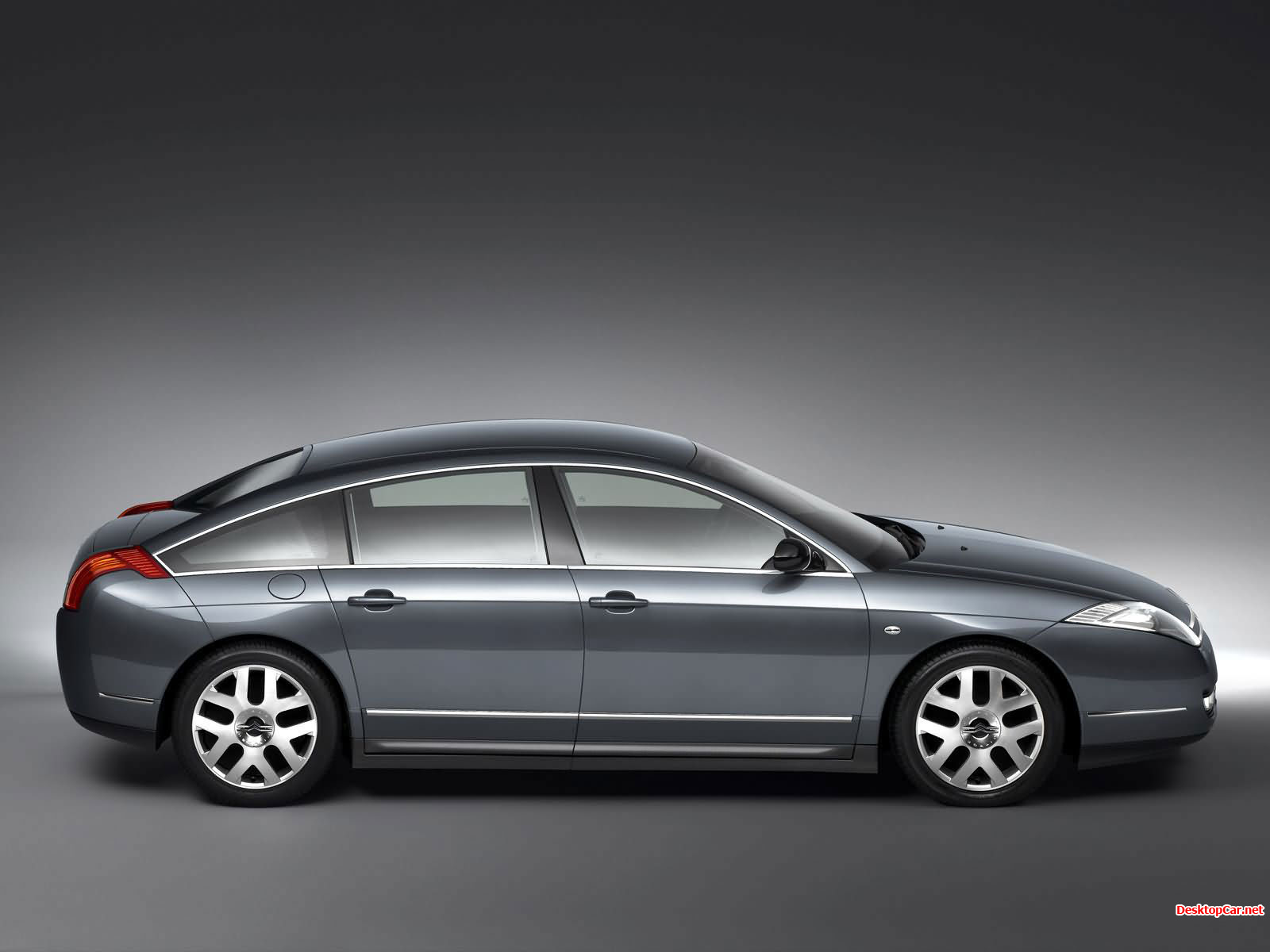 Reasonably-priced/ higher end European sedans/saloons Citroen_C6_01