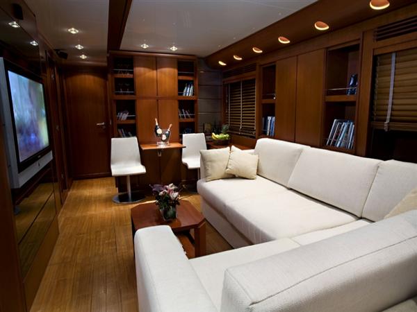 The M/Y Bright Star DreamWave04