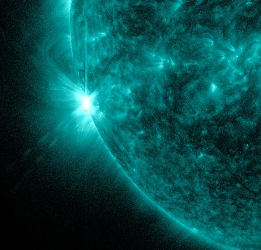 Space Weather Forecasts - ESTUDIO DEL SOL Y LA #MAGNETOSFERA , #ASTRONOMÍA - Página 16 Jun11_2015_m1.0