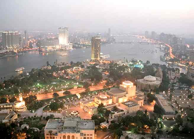 صور من مصر و محافظاتها " تعالي اتعرف علي مصر " Egypt_Cairo_evening_view_from_the_Tower_of_Cairo_October_2004