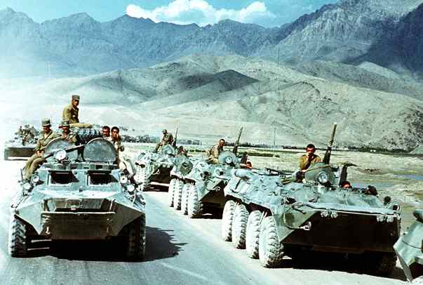 Invasión soviética de Afganistán (1979 - 1989) Afghanistan_russian_troops_mountain_passes