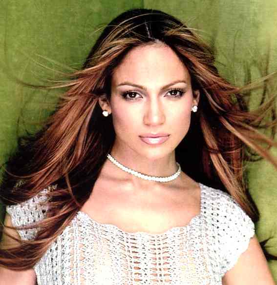 foto V.I.P - Faqe 2 Jennifer_lopez_pearl_necklace