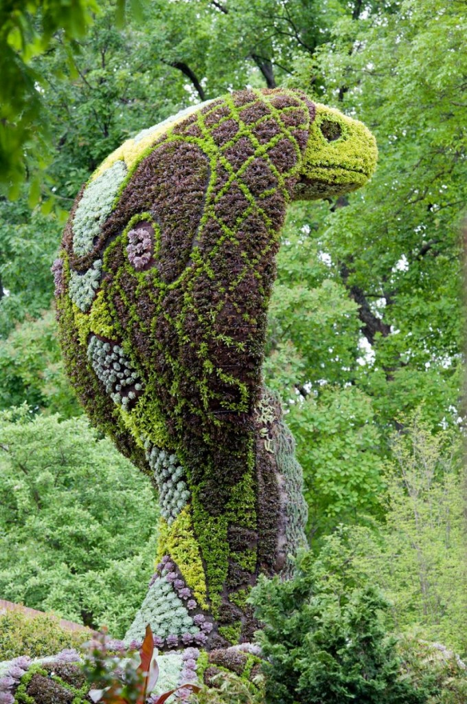 تماثيل مذهلة من النباتات والزهور في كندا - Incredibly sculptures plants Imaginary-worlds_cobra-b_joey-ivansco-PR-Atlanta-Botanical-Gardens-680x1024