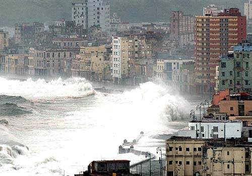 Proyecto HAARP, el culpable de todos los desastres??? Hurricane1