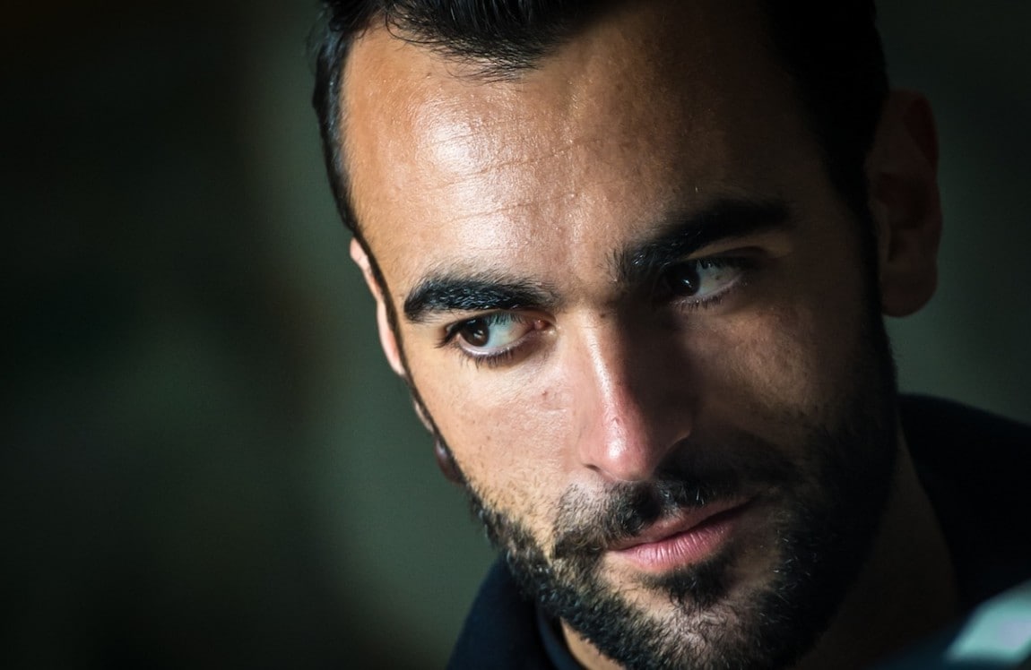 Servizi Fotografici & Behind the Scenes - Pagina 7 Backstage-video-marco-mengoni-esseri-umani-teatro-parenti-2015-1378-1150x748