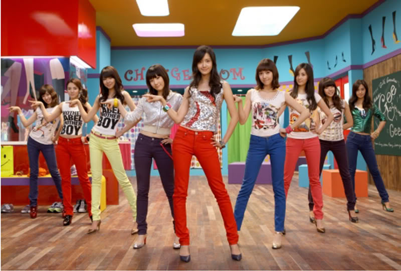 [01-04-2013]MV ca khúc "Gee" của Girls' Generation chạm mốc 100 triệu lượt xem trên Youtube GeeMV